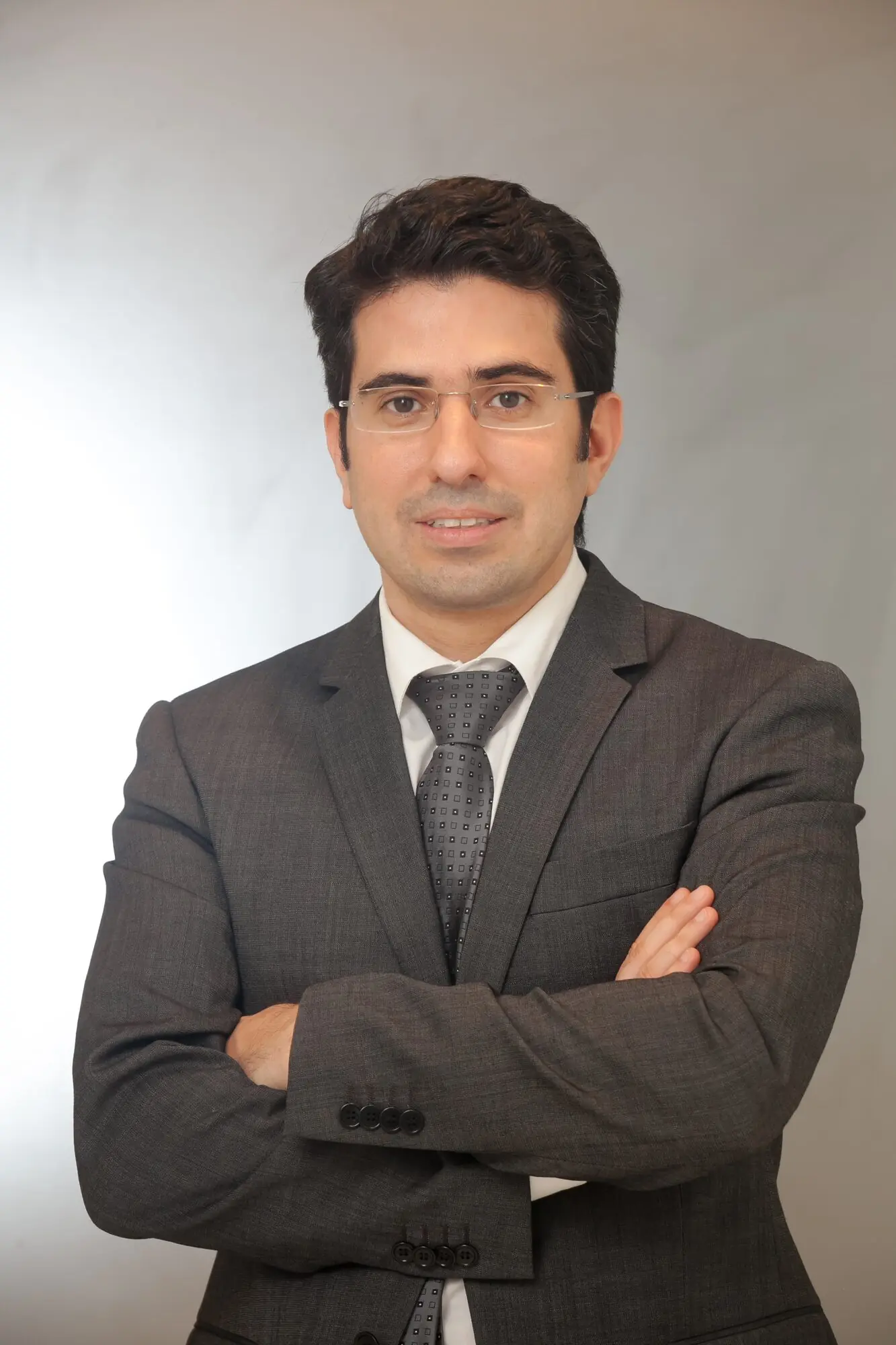 Dr. Rodrigo Fuzaro, cirurgião plástico