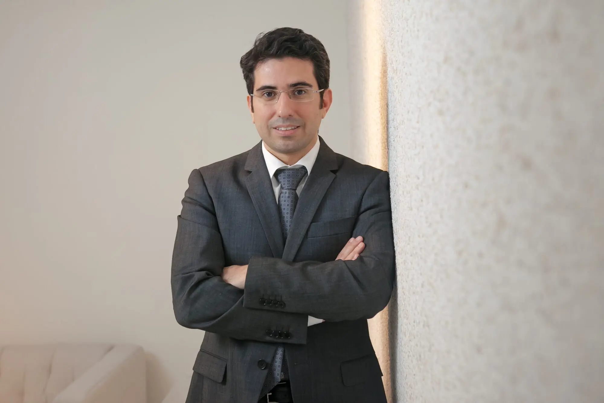 Dr. Rodrigo Fuzaro, cirurgião plástico